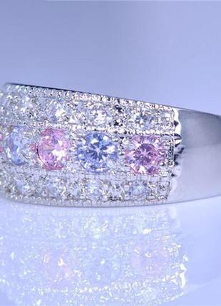 Шикарное кольцо с разноцветными кристаллами2 фото