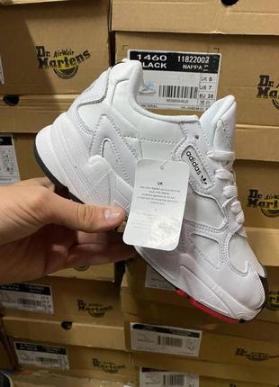 Женские кроссовки adidas falcon