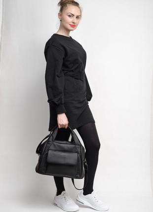 Спортивная женская черная сумка через плечо6 фото
