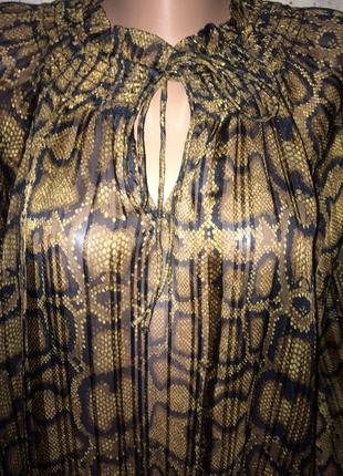 Блуза со змеиным принтом