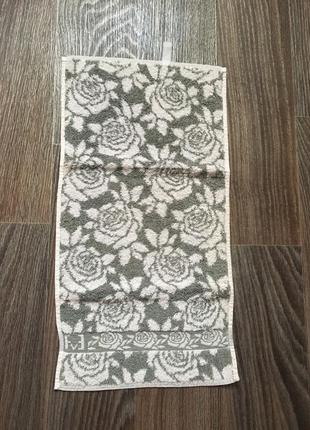 Шикарное  полотенце розы италия махровое1 фото
