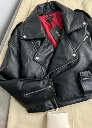 Черная утепленная кожаная куртка косуха на синтепоне3 фото