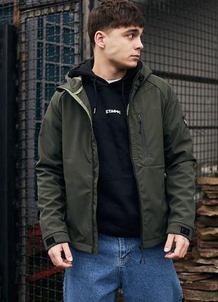 Однотонна куртка кольору хакі staff soft shell re khaki