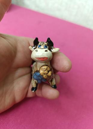 Керамическая фигурка статуэтка корова корова бык бычок для фарфор