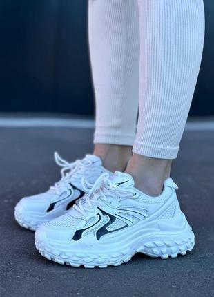 Кроссовки белые на платформе