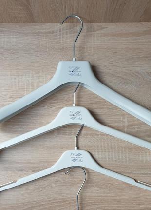 Piazza italia - вішалка для трикотажу, піджаків, верхнього одягу тощо вешалка плечики плічка