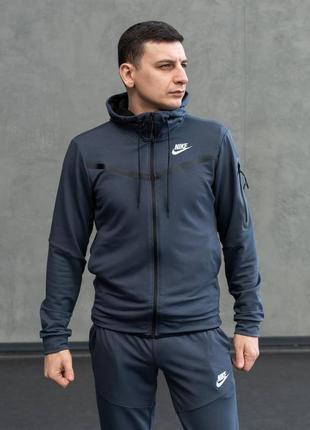 Спортивний костюм весна-літо 2024 в стилі nike tech