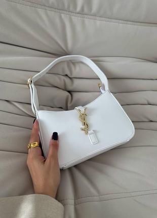 Купити білу сумочку на подарунок ysl hobo white