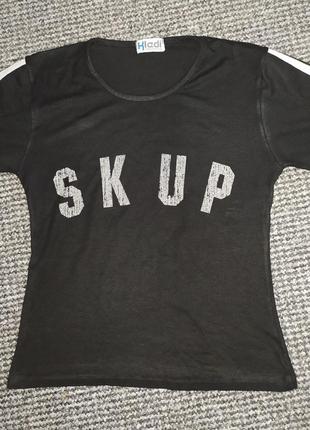 Футболка футболочка черна фирменна модная итальянская