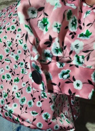 Атласная блуза в цветочный принт7 фото