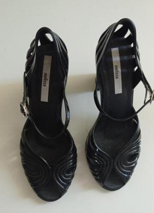 Босоножки туфли черные классические на каблуке melissa.9 фото
