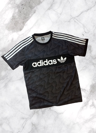 Спортивная футболка - adidas 💫