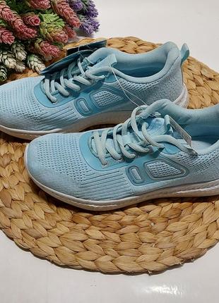 Кросівки 🩵