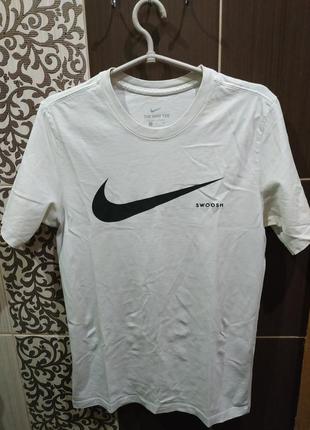 Мужская футболка nike m nsw swoosh