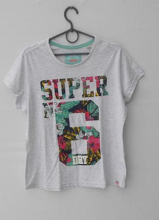 Футболка  superdry