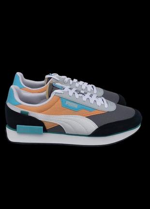 Кроссовки at select Nike retailers and SNKRS