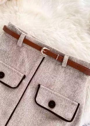 Твидовая мини юбка на подкладке с декорированными карманами спереди коричневая бежевая черная серая качественная трендовая9 фото