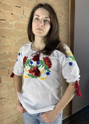 Женская вышитая рубашка маками2 фото