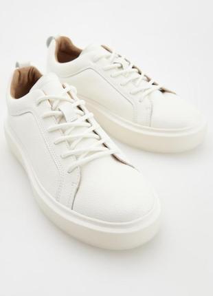 Кожаные кроссовки белые женские 41 размер1 фото