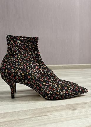 Ботильйони zara