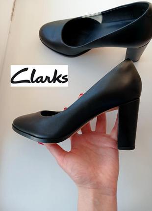 Туфлі clarks чорні натуральна шкіра туфельки