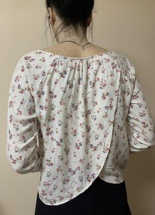 Крутая блуза нарядная из вискозы в цветочный принт bershka5 фото
