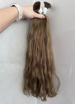 Натуральные русые волнистые волосы