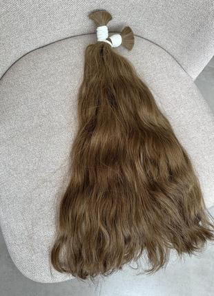 Натуральные русые волнистые волосы