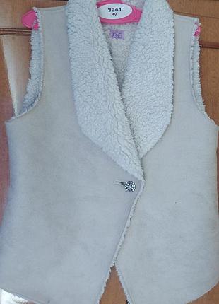 Жилет на девочку