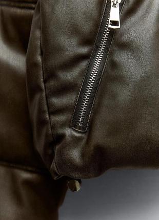 Укороченная куртка zara из экокожи10 фото