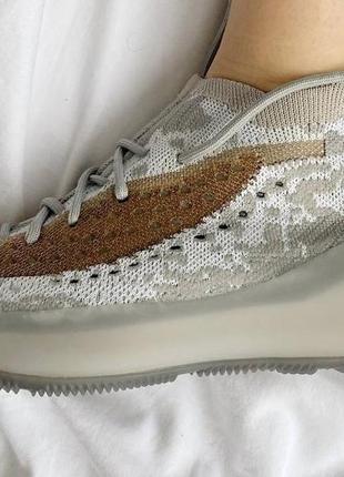 Светлые серые кроссовки адидас изи 380 adidas yeezy 380 mist 36