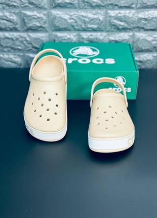 Крокс женские нежные на высокой подошве шлепанцы crocs, хит!7 фото