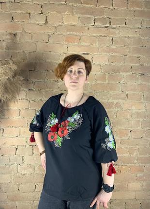 Жіноча вишиванка на чорному полотні "мак ромашка" великих розмірів2 фото