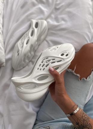 Босоножки adidas yeezy foam runner босоніжки сандалі сандали кроссовки кросівки2 фото