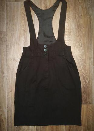 Стильная юбка на подтяжках