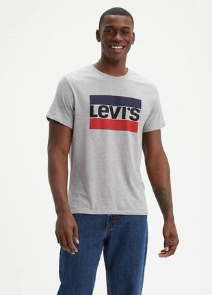 Футболка levis сірого кольору