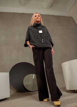 Женские брюки "палаццо" из костюмной ткани.