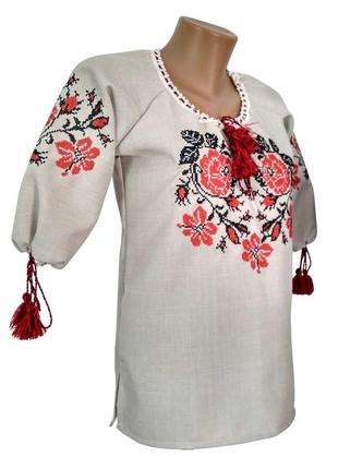 Вышитая женская рубашка с цветочным орнаментом7 фото