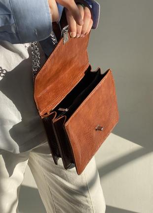 Женская сумочка кросс-боди в стиле рептилии рыжая на два отдела3 фото