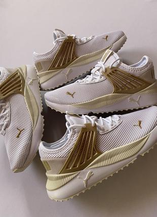 Белые/бежевые кроссовки пума оригинал/puma pacer future metallic pop