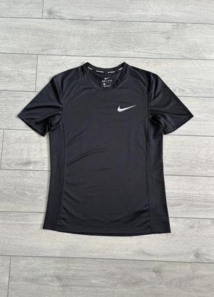 Теннисная футболка nike dry miler top s с чорна тенісна майка оригинал