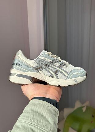 Класні жіночі кросівки asics gel 1090 blue grey beige сіро-блакитні з бежевим