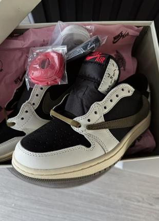 Кросівки nike jordan 1 retro low og sp travis scott olive5 фото