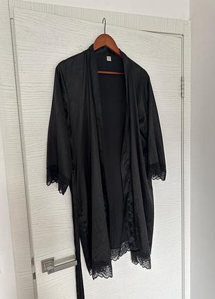 Черный шелковый халатик