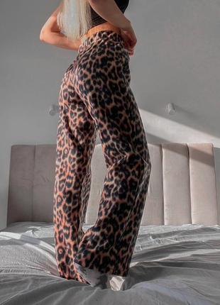 Трендовые брюки леопард флис6 фото