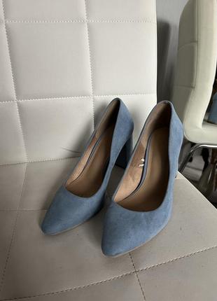 Туфли на каблуке