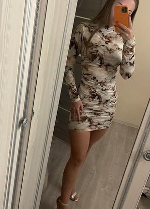 Коротка сукня