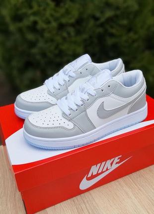 Жіночі кросівки nike air jordan 1 low низькі білі із сірим знижка sale | smb