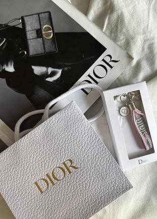 Брелок для ключей в стиле dior