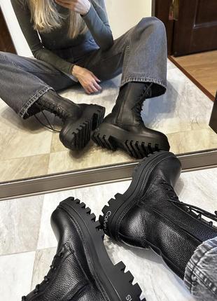 Жіночі чорні шкіряні черевики flatform від calvin klein 385 фото